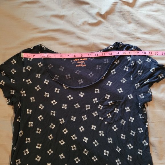 Large Joe Fresh Navy Blue Scoop Neck Tee - Picture 3 of 5